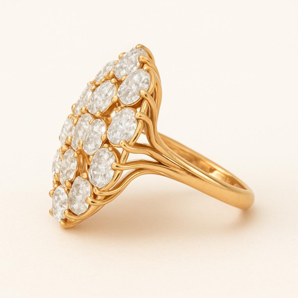 La DiaMantés | Sunburst Elegance Diamond Ring